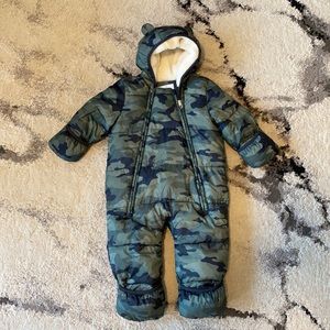 Baby Gap Primaloft snowsuit